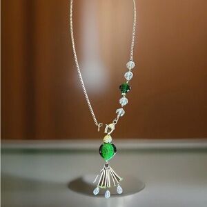 Elegant Green and Silver Necklace
